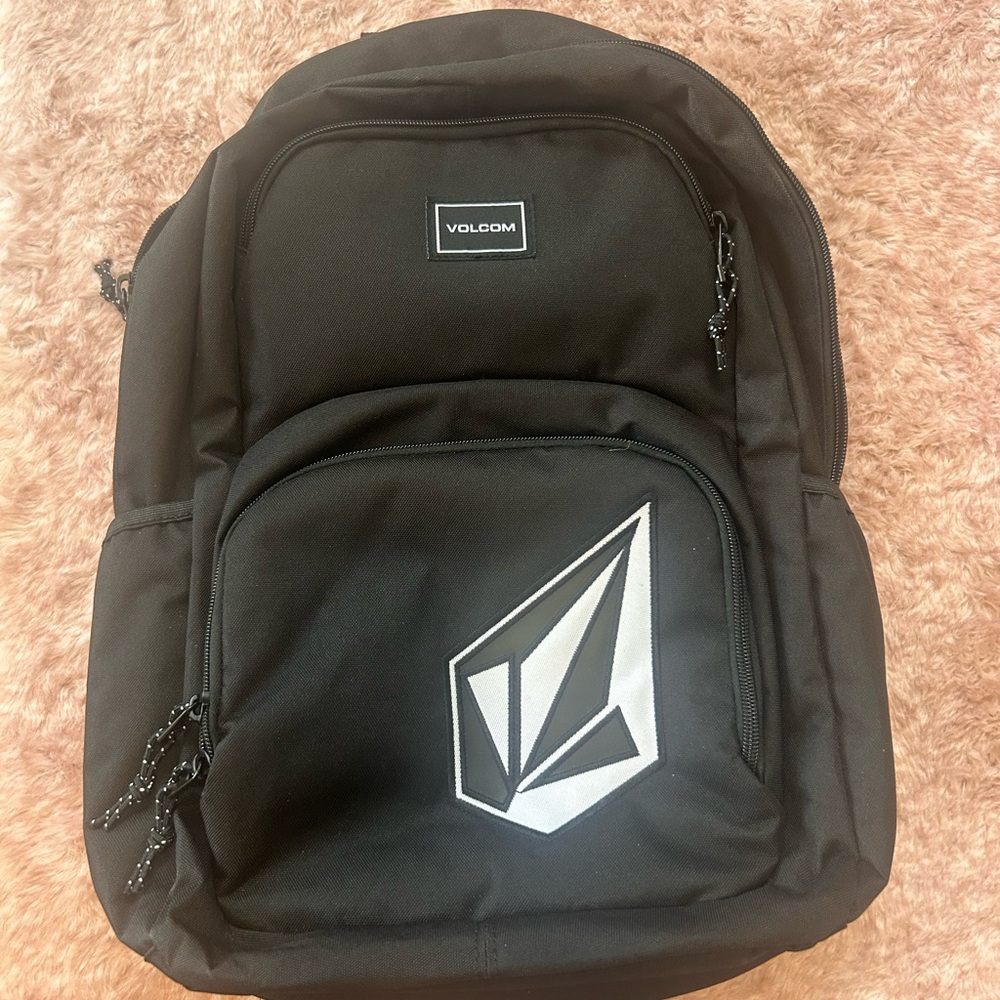 Volcom Black and White Men's Backpack NWT